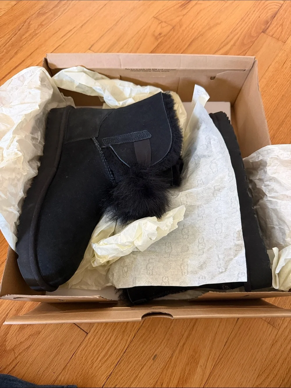 NIB~Women’s Size 9 UGG Gita Pom Pom’s Black Ankle Suede Boot W/Black Bow Accent